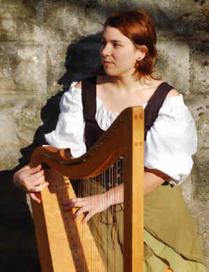 Halley Weaver - Portland, Oregon's 'zero emissions harpist'