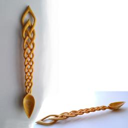 Tapered Celtic Braid Lovespoon &ndash; in Basswood