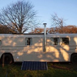 couple-transform-american-school-bus-into-luxury-new-home