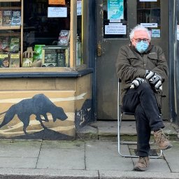 welsh-bookshop-owners-bring-viral-bernie-sanders-meme-to-life-itv-news