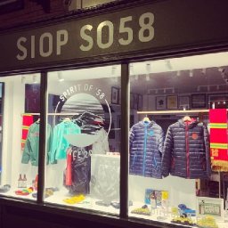 how-one-shop-in-bala-kitted-out-the-welsh-football-nation