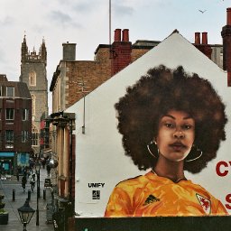 the-story-of-the-stunning-wales-mural-and-the-woman-behind-it