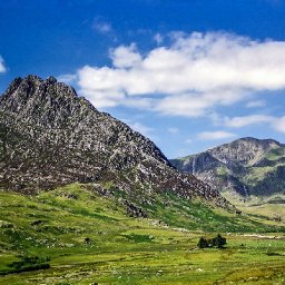 campaign-to-train-welsh-speaking-outdoor-activity-leaders-to-give-visitors-a-taste-of-the-real-wales