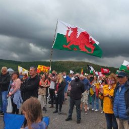 hundreds-turn-out-at-tryweryn-rally-to-call-for-action-on-high-house-prices-and-second-homes