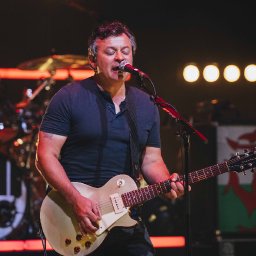 see-the-manics-make-triumphant-return-at-radio-2-gig-in-cardiff