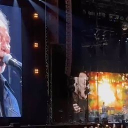 watch-tears-in-sir-tom-jones-eyes-during-emotional-performance