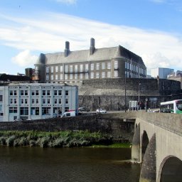 new-strategy-could-see-to-10-more-carmarthenshire-schools-switch-to-welsh-language-education