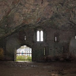 prehistoric-evidence-found-in-cave-beneath-welsh-castle