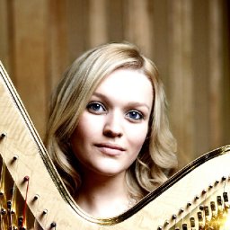 top-harpist-hannah-will-light-up-music-festival