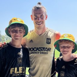 gareth-bale-meets-welsh-family-who-missed-seeing-him-play-in-la-after-nationcymru-drew-attention-to-their-plight