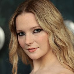 the-penarth-raised-actress-in-amazons-the-rings-of-power