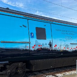 transport-for-wales-pays-tribute-to-war-dead-with-its-first-remembrance-train