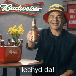 watch-brazil-legend-cafu-speaks-welsh-in-budweiser-advert