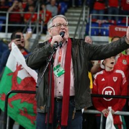 over-1m-people-in-wales-can-sing-yma-o-hyd-opinion-poll-shows