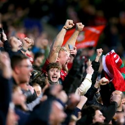 watch-the-chaos-goals-and-frenzied-aftermath-of-famous-wrexham-win