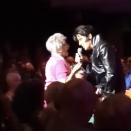 watch-welsh-nan-hijacks-elvis-show-and-its-hilarious-and-beautiful
