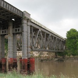 work-gets-underway-on-refurbishment-of-historic-bridge-over-the-river-wye