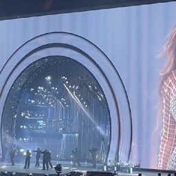 watch-the-moment-cardiff-crowd-stunned-beyonce-with-their-singing