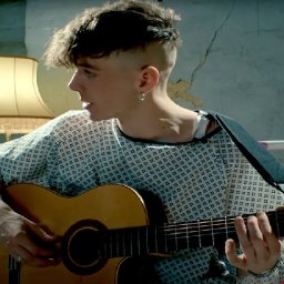 ren-the-welsh-musician-attracting-millions-to-his-extraordinary-music