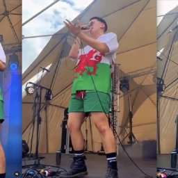 watch-welsh-singer-hvnter-flies-the-flag-for-wales-at-glastonbury