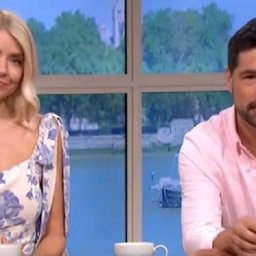 holly-willoughby-in-awe-of-beautiful-welsh-lavender-fields-on-this-morning