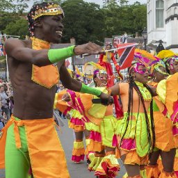 spectacular-parade-makes-triumphant-return-to-llangollen