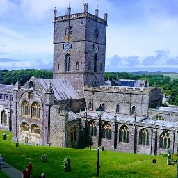 row-over-welsh-language-provision-at-wales-premier-cathedral