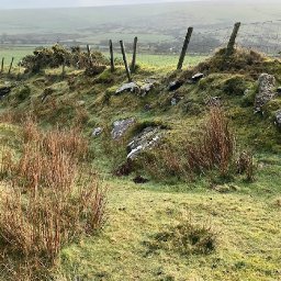 discover-prehistoric-ruins-on-a-hike-through-pembrokeshires-preseli-hills