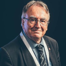 scientist-awarded-eisteddfod-medal-for-lifelong-contribution-to-digital-electronics