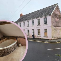 look-this-newport-house-needs-work-but-is-a-true-piece-of-history